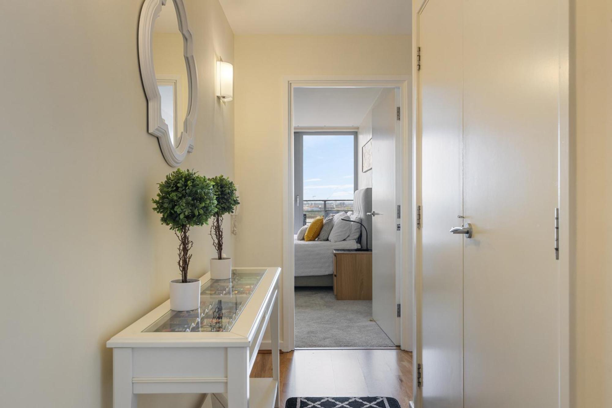 Stratford Skyview Apartment 런던 외부 사진