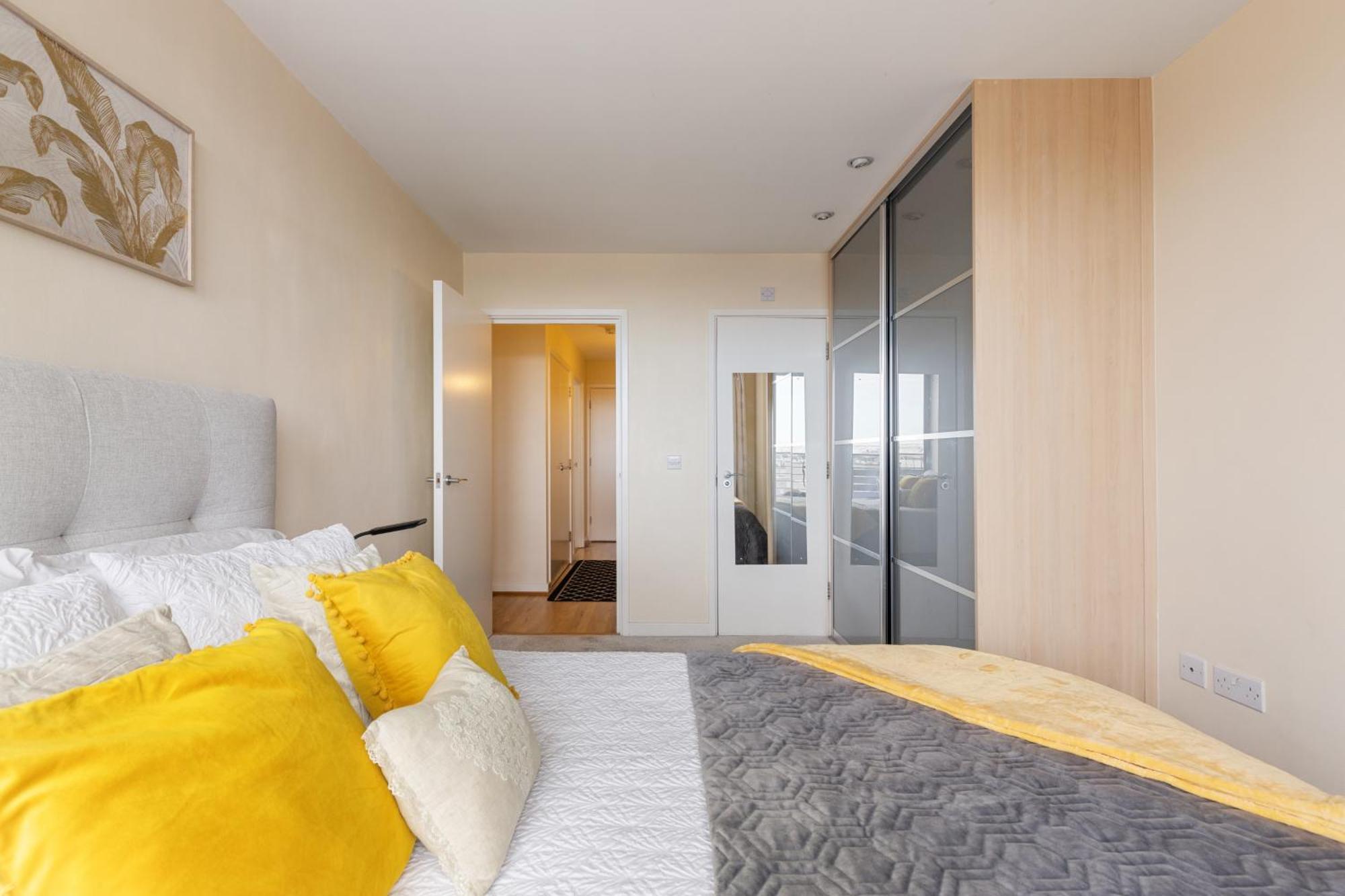 Stratford Skyview Apartment 런던 외부 사진