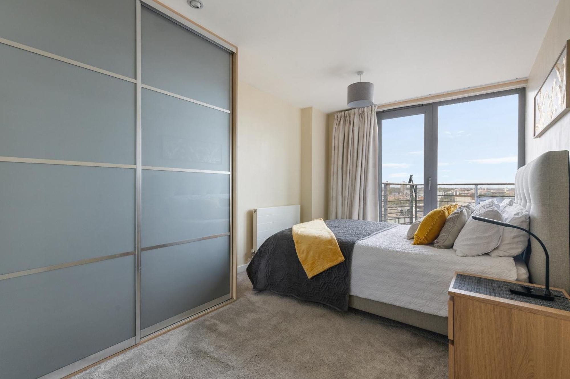 Stratford Skyview Apartment 런던 외부 사진